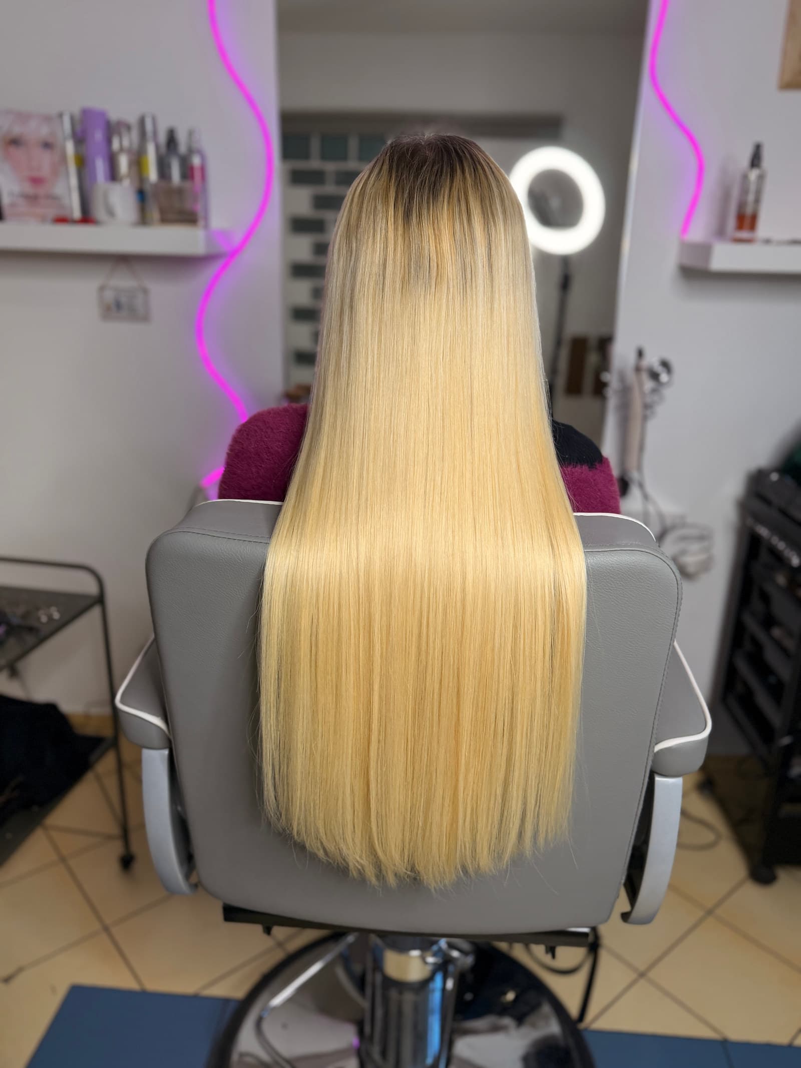 Prodloužené vlasy WEFT, pohled zezadu